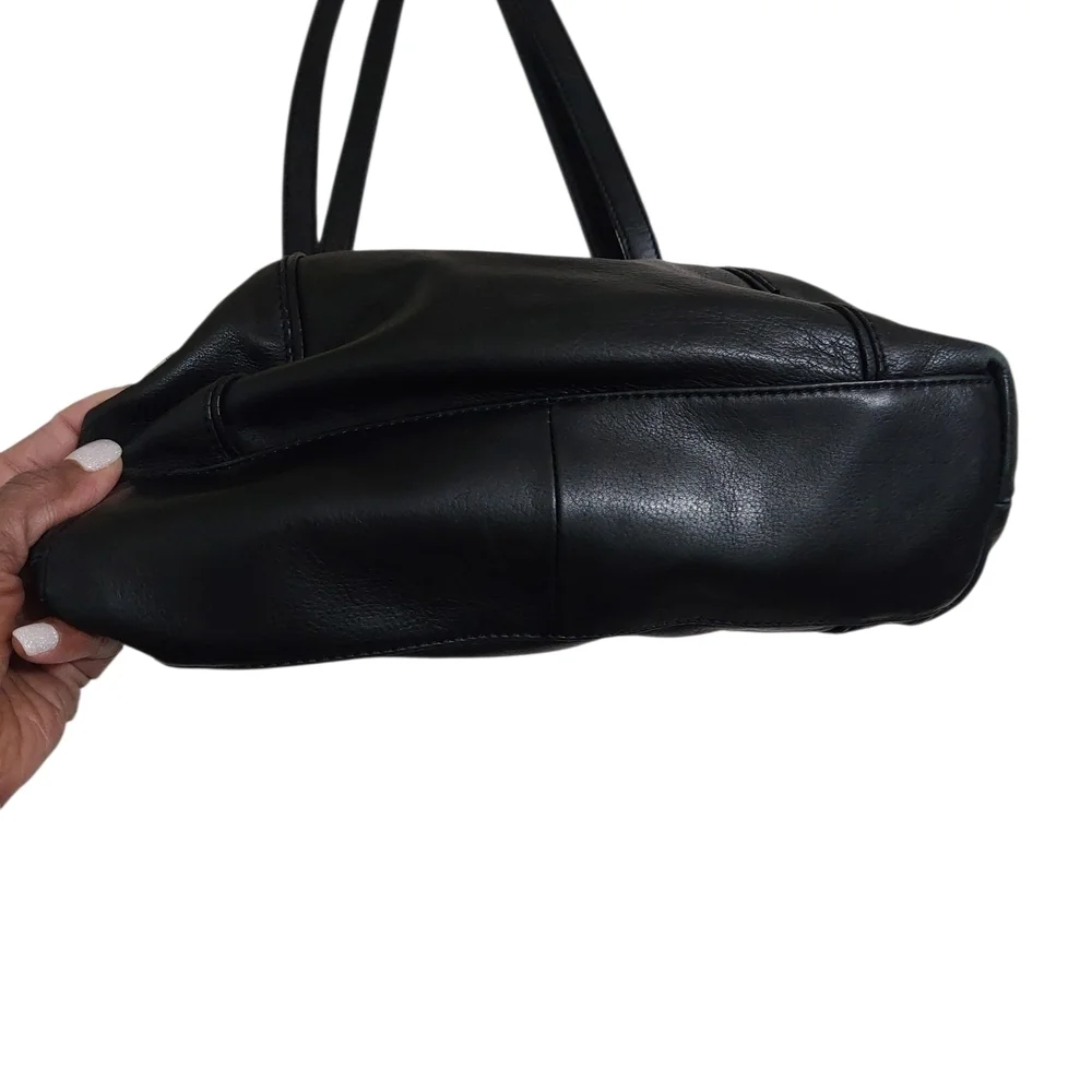 B. Makowsky Black Leather Shoulder Bag